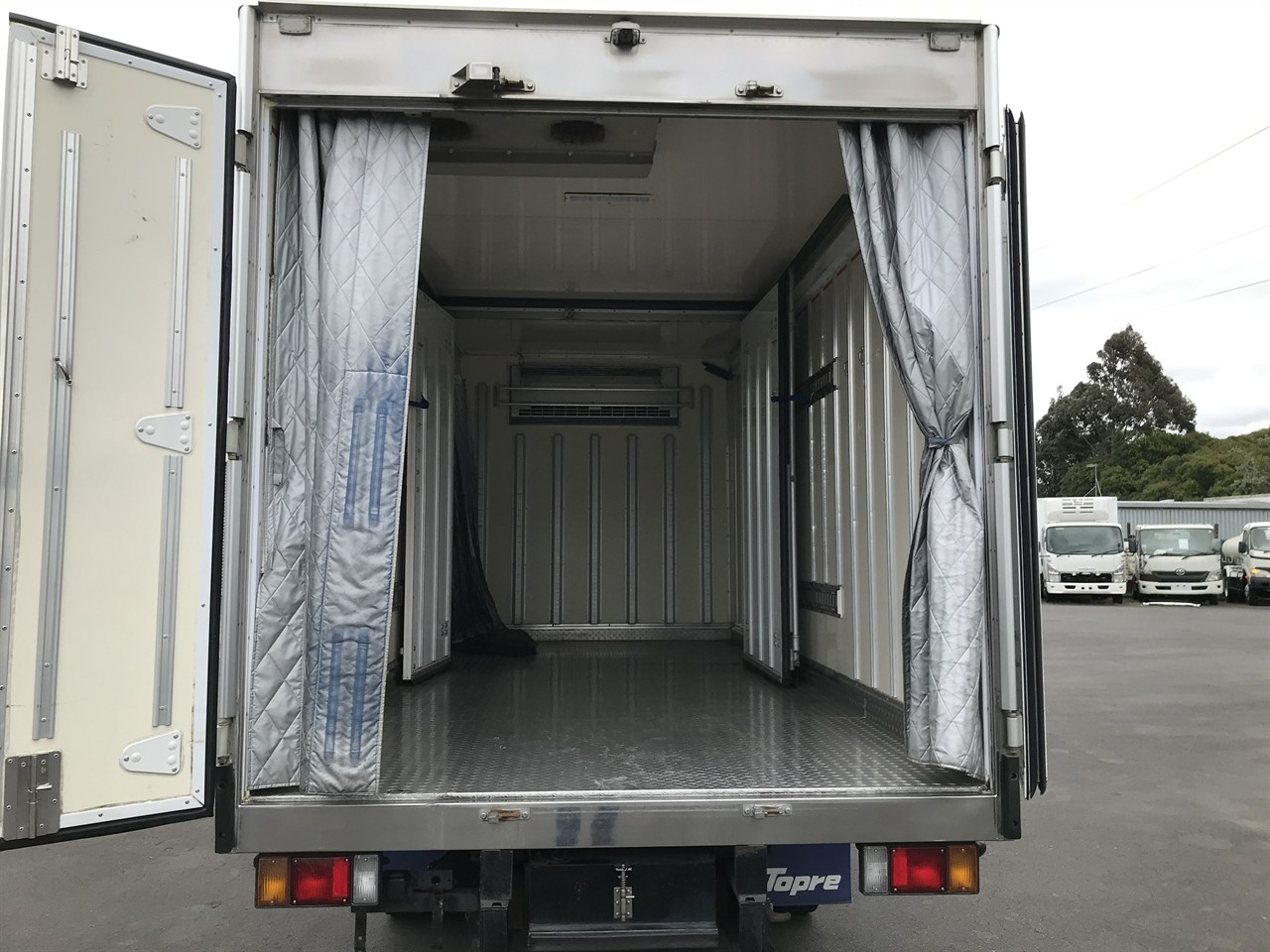 2020 Isuzu Elf