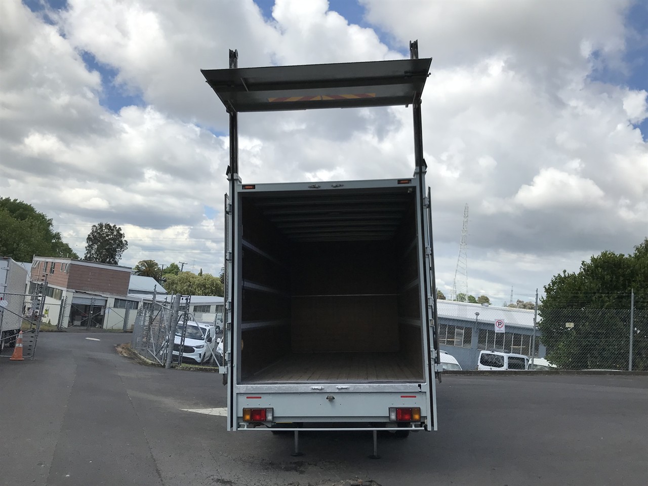 2017 Hino Dutro