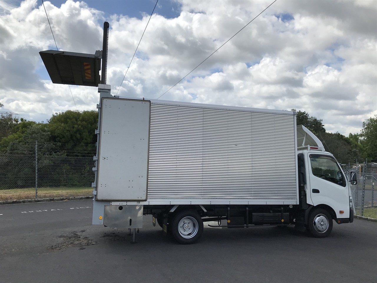 2017 Hino Dutro