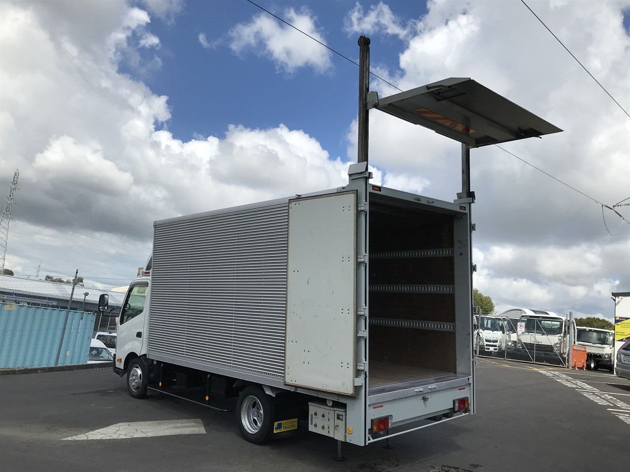 2017 Hino Dutro