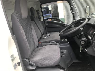 2020 Isuzu Elf - Thumbnail