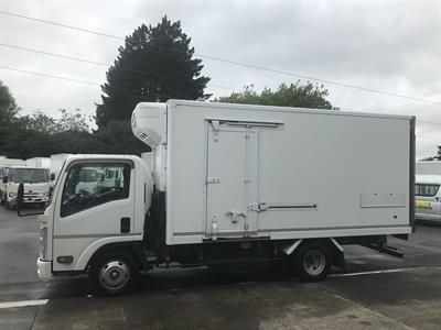 2020 Isuzu Elf - Thumbnail