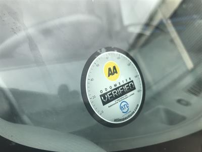 2020 Isuzu Elf - Thumbnail