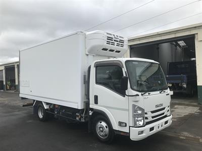 2020 Isuzu Elf - Thumbnail