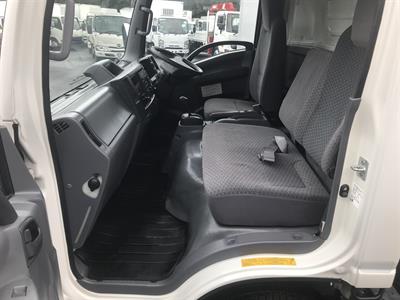 2020 Isuzu Elf - Thumbnail