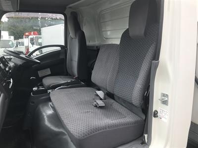 2020 Isuzu Elf - Thumbnail