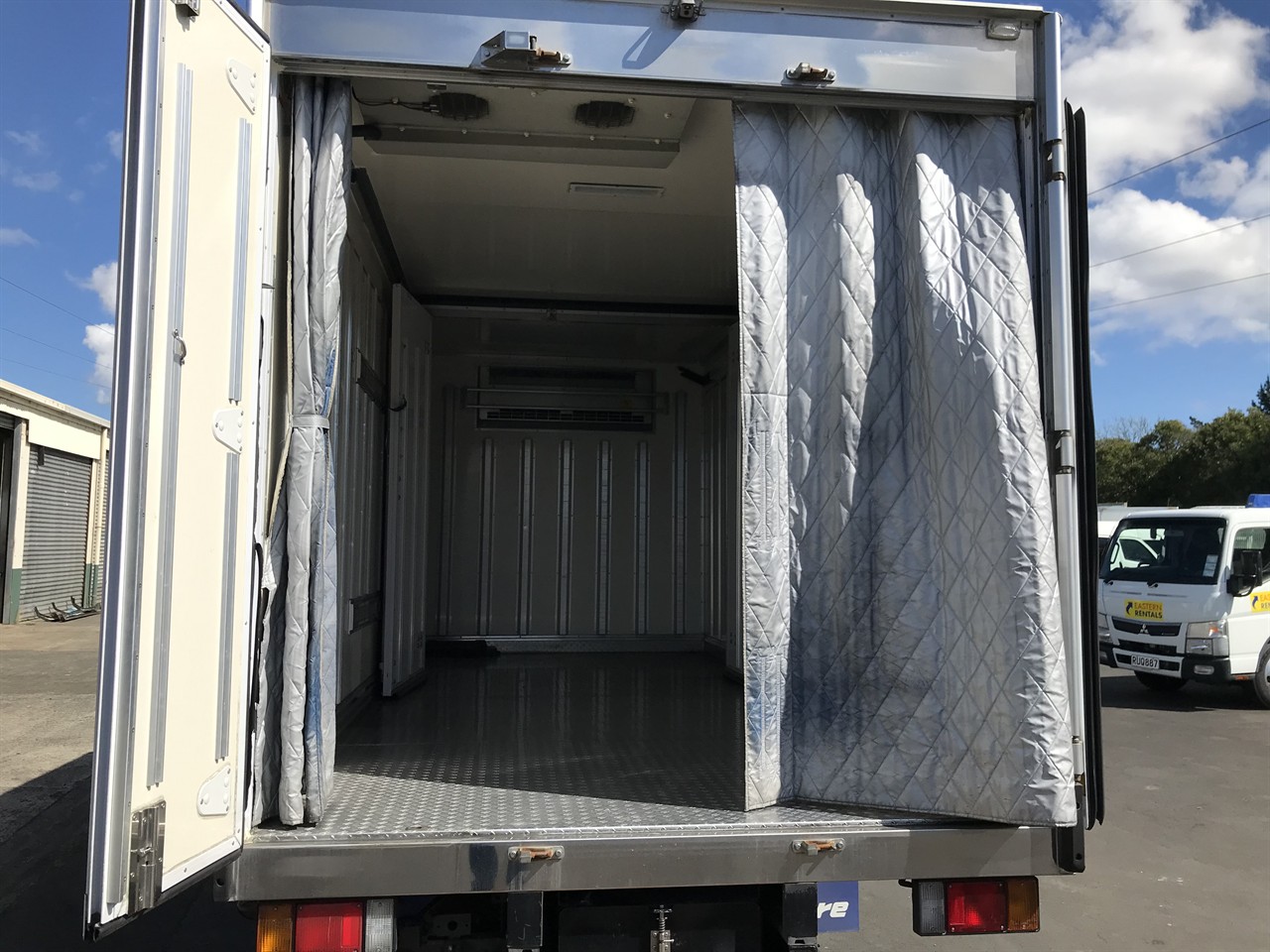 2020 Isuzu Elf