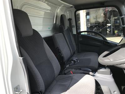 2020 Isuzu Elf - Thumbnail