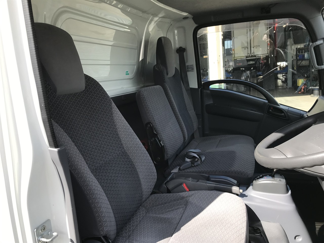2020 Isuzu Elf