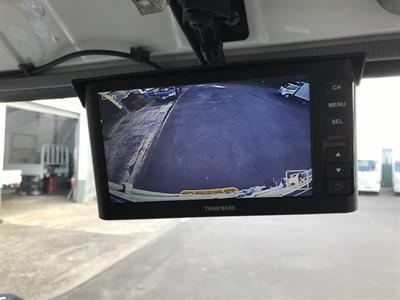 2020 Isuzu Elf - Thumbnail