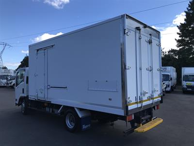 2020 Isuzu Elf - Thumbnail
