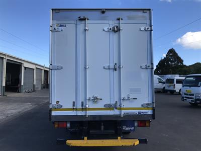 2020 Isuzu Elf - Thumbnail