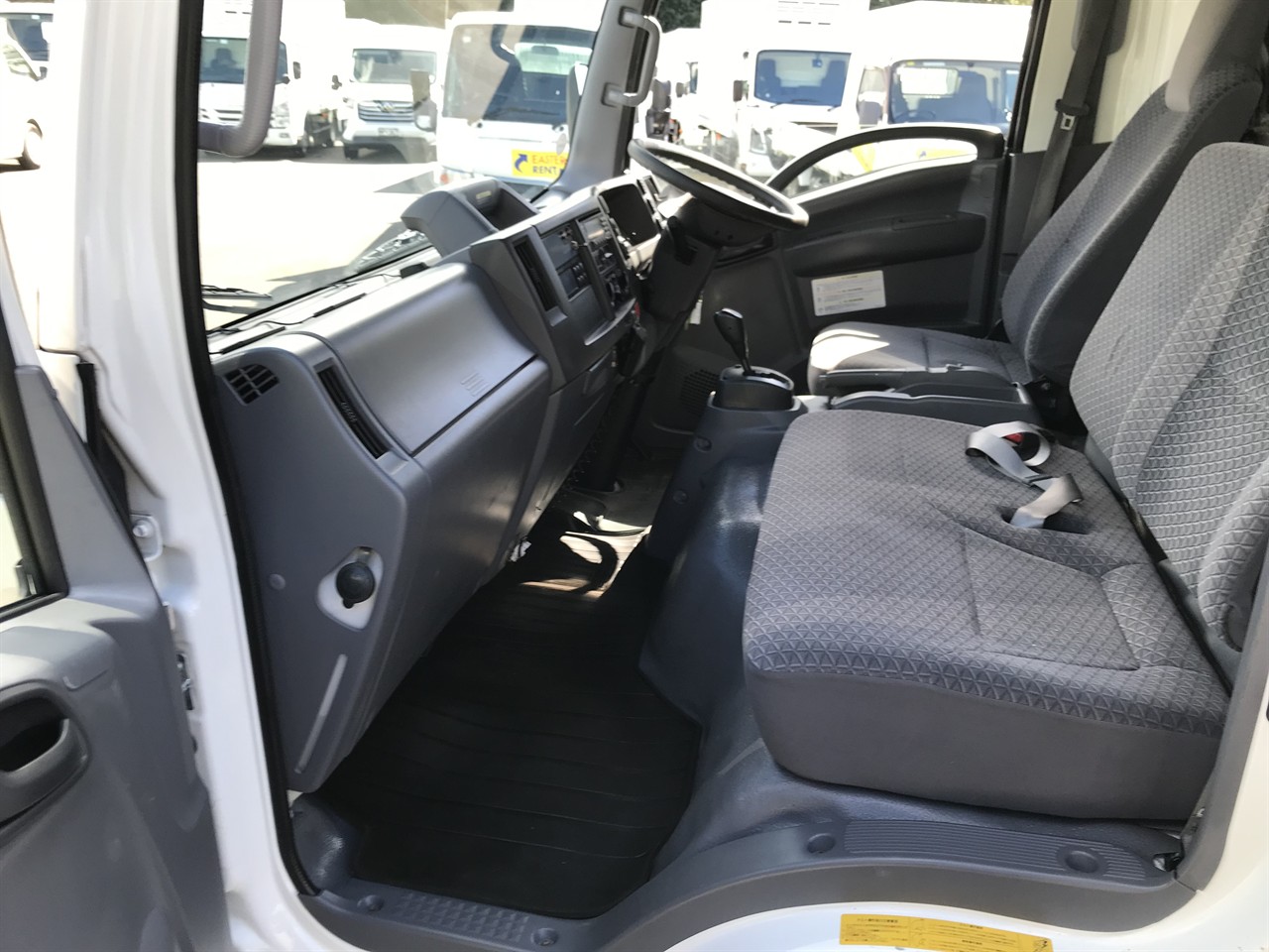 2020 Isuzu Elf