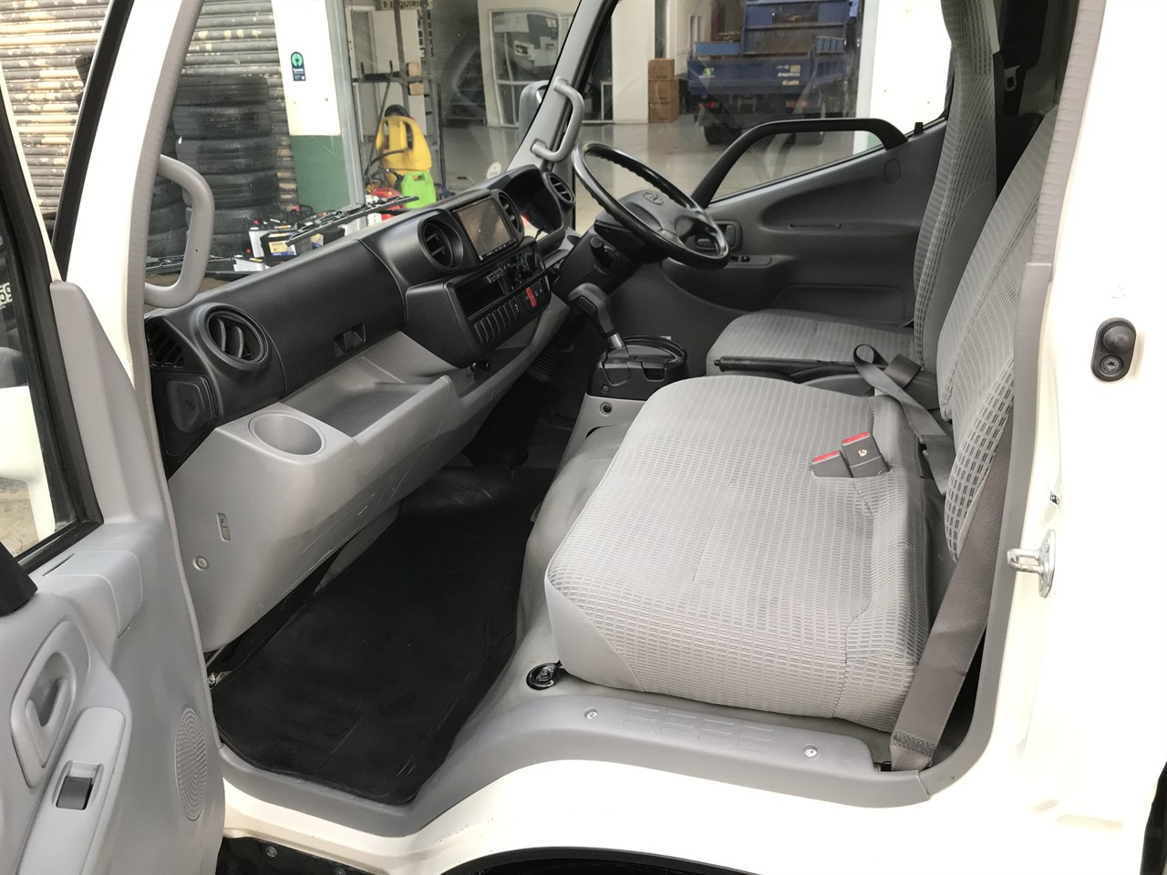 2016 Hino Dutro