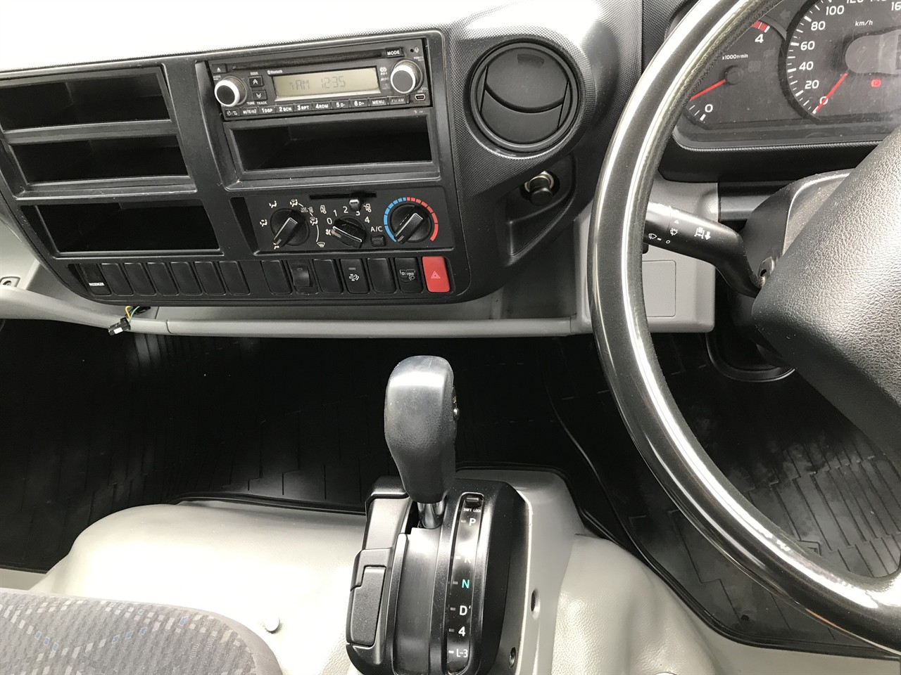 2015 Hino Dutro