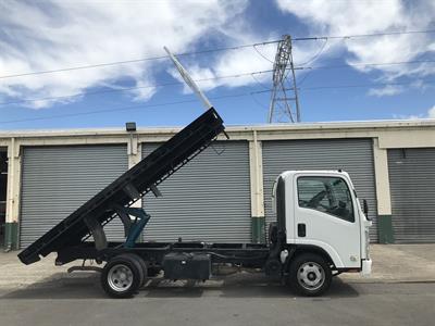 2012 Isuzu Elf - Thumbnail