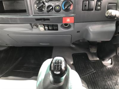 2012 Isuzu Elf - Thumbnail