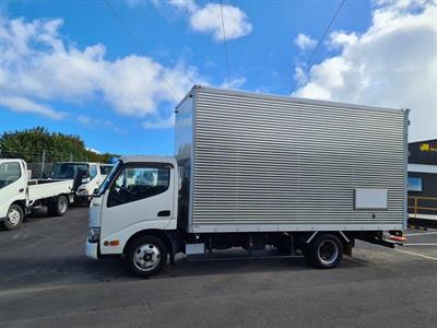 2018 Hino Dutro - Thumbnail