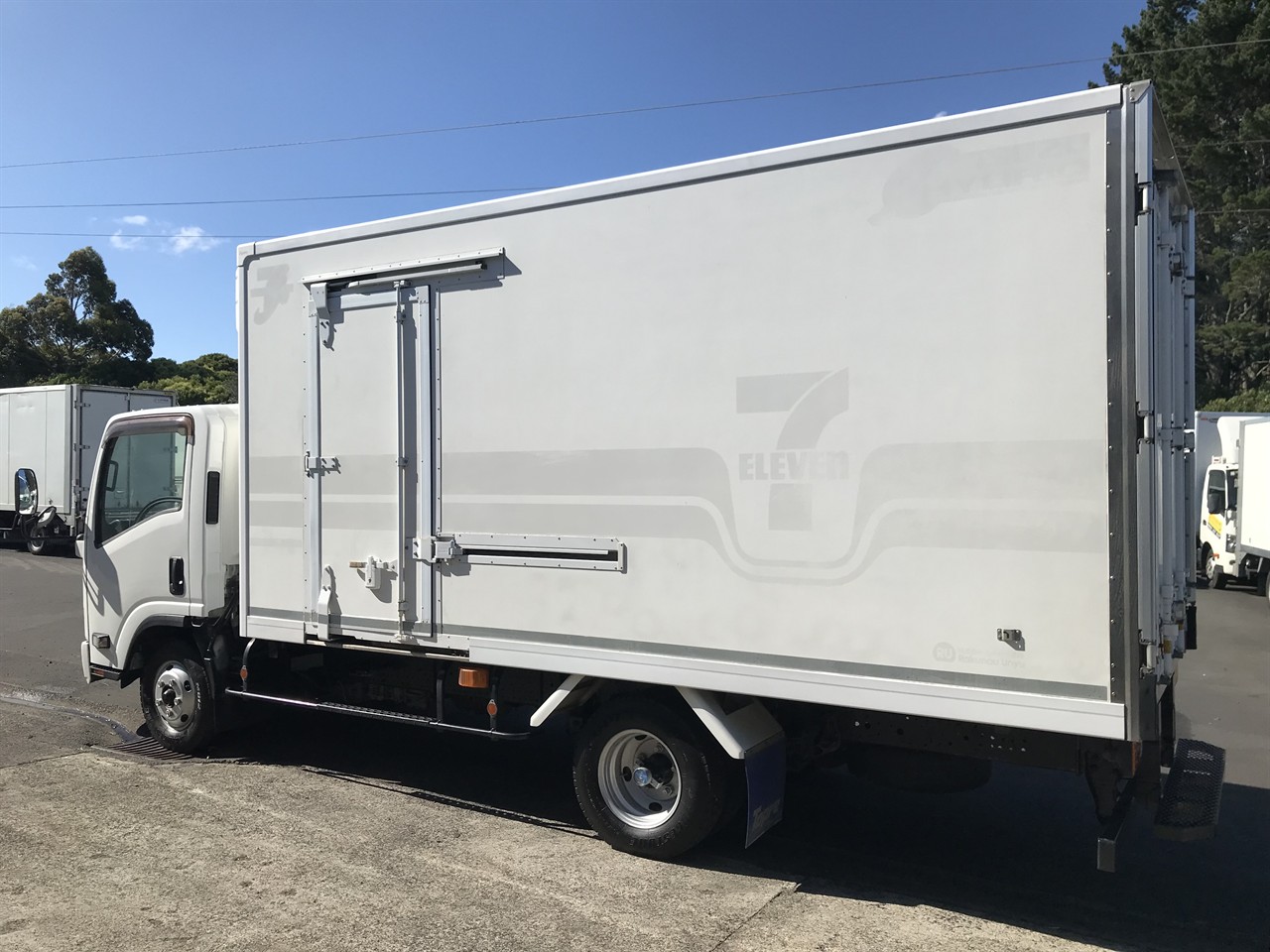 2018 Isuzu Elf
