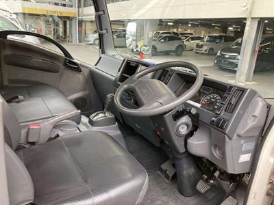 2013 Isuzu Elf - Thumbnail