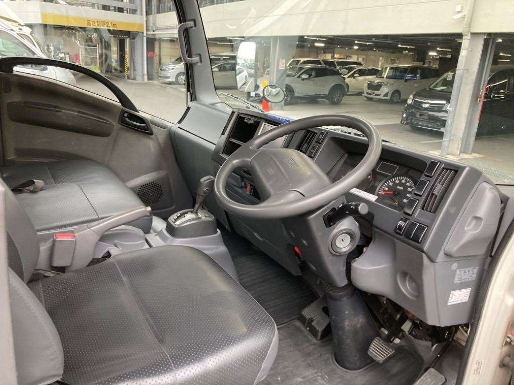 2013 Isuzu Elf