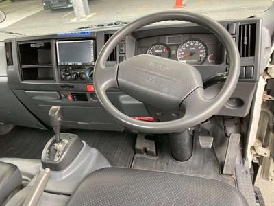 2013 Isuzu Elf - Thumbnail