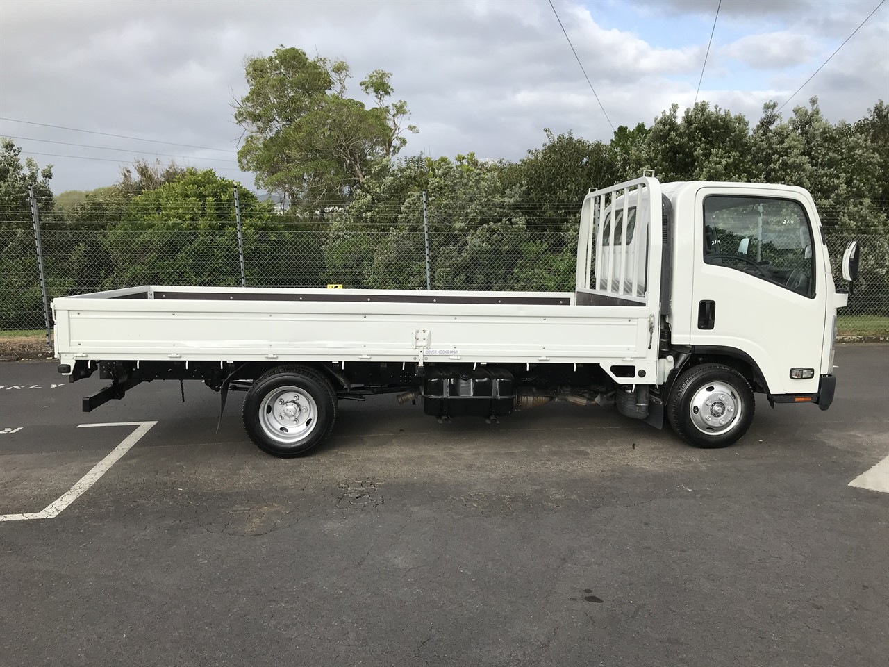 2013 Isuzu Elf