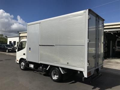 2013 Hino Dutro - Thumbnail