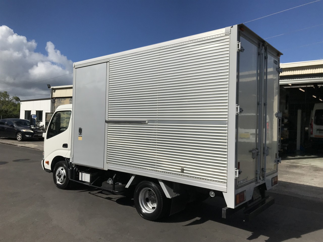 2013 Hino Dutro