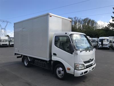 2013 Hino Dutro - Thumbnail
