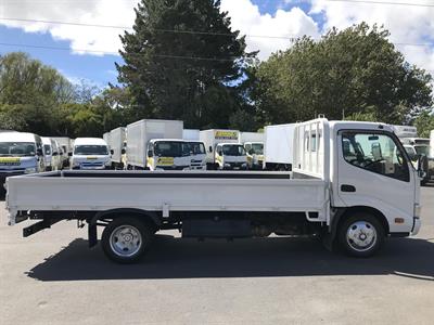 2013 Toyota Dyna - Thumbnail