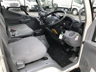 2015 Toyota Dyna - Thumbnail