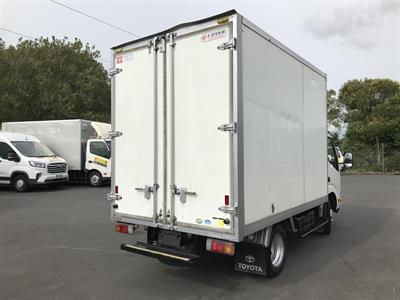 2015 Toyota Dyna - Thumbnail