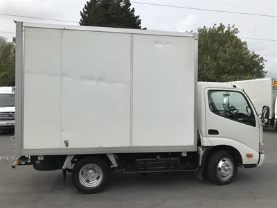 2015 Toyota Dyna - Thumbnail