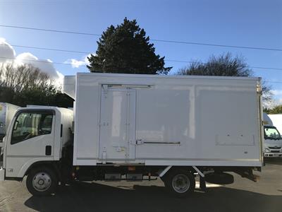 2024 Isuzu Elf - Thumbnail