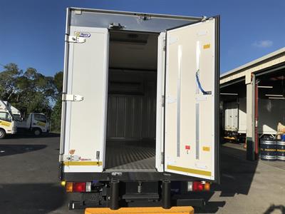 2024 Isuzu Elf - Thumbnail