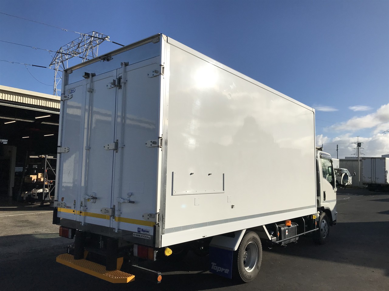 2024 Isuzu Elf