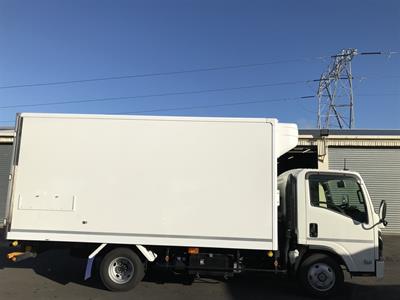 2024 Isuzu Elf - Thumbnail