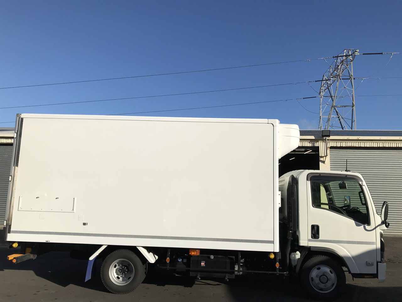 2024 Isuzu Elf