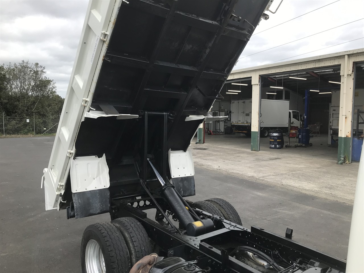 2014 Isuzu Elf