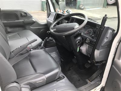 2014 Isuzu Elf - Thumbnail