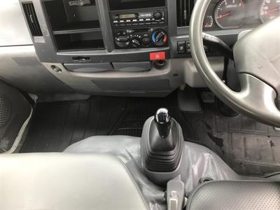 2014 Isuzu Elf - Thumbnail