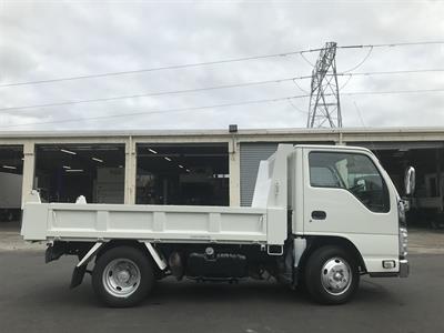 2014 Isuzu Elf - Thumbnail