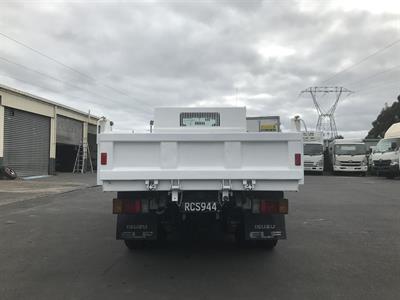 2014 Isuzu Elf - Thumbnail