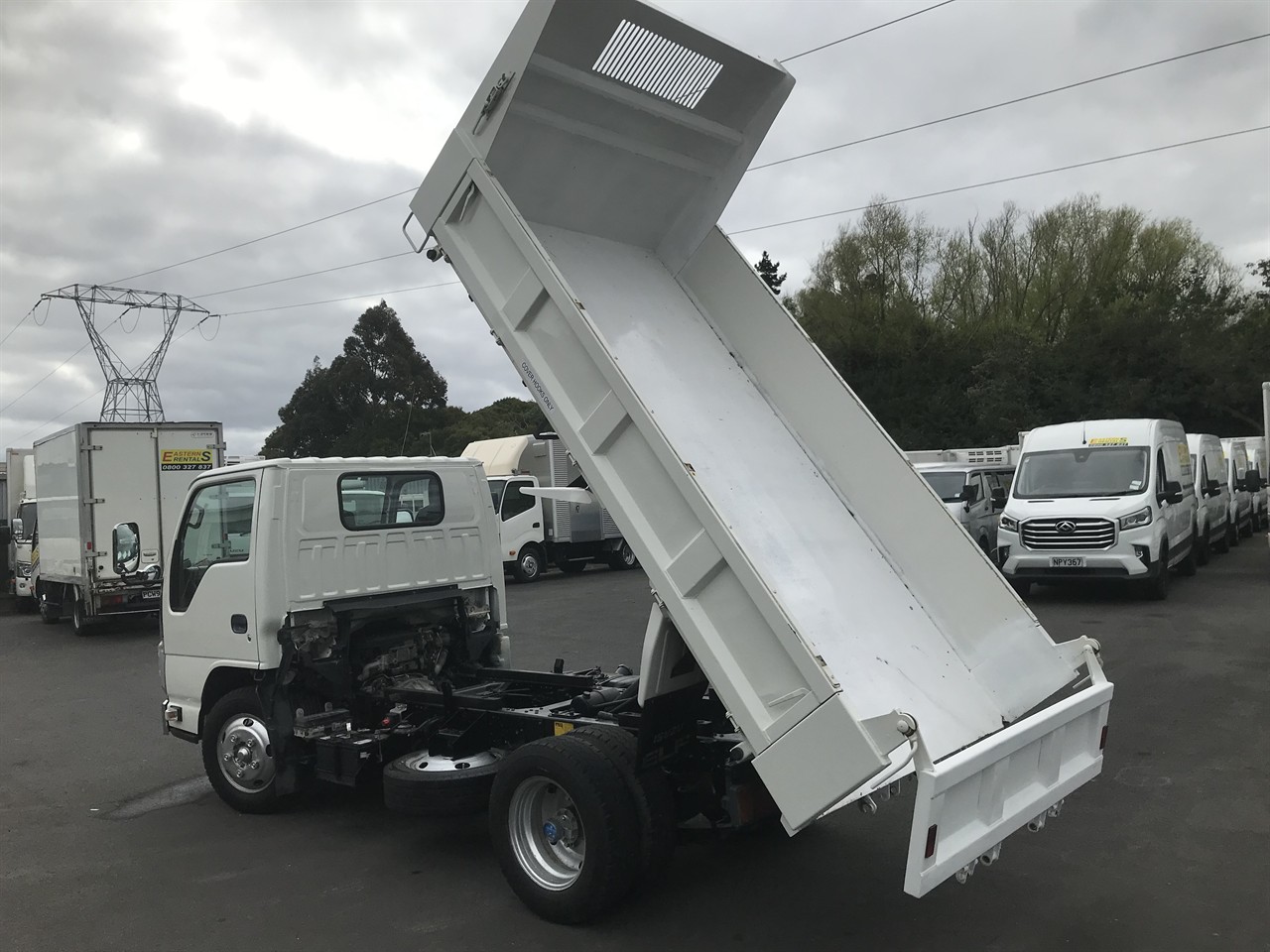 2014 Isuzu Elf