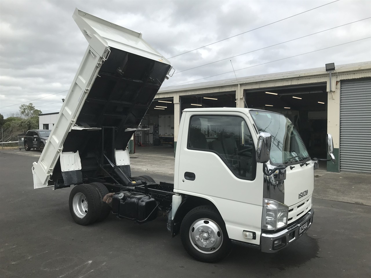 2014 Isuzu Elf