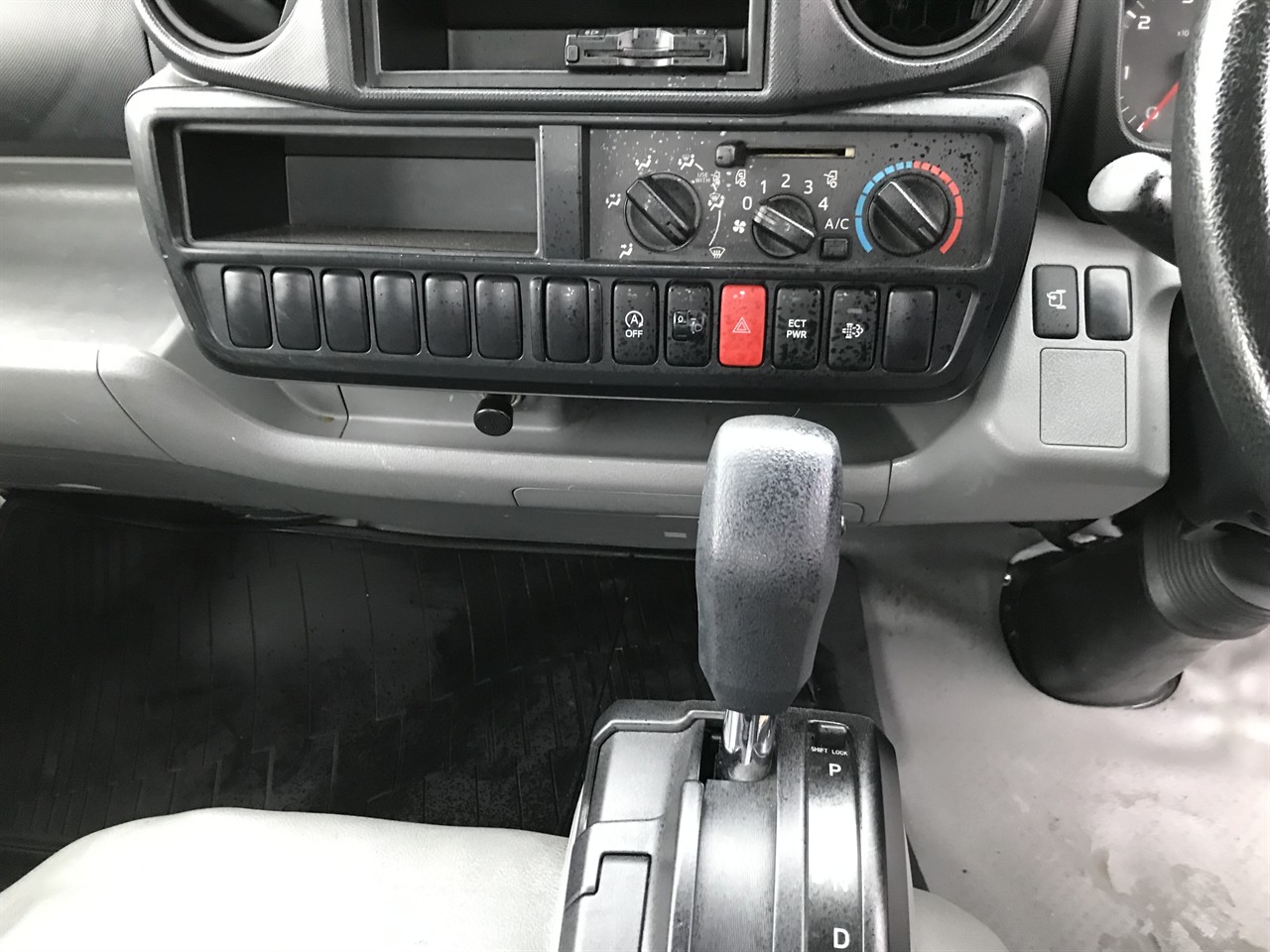 2015 Hino Dutro
