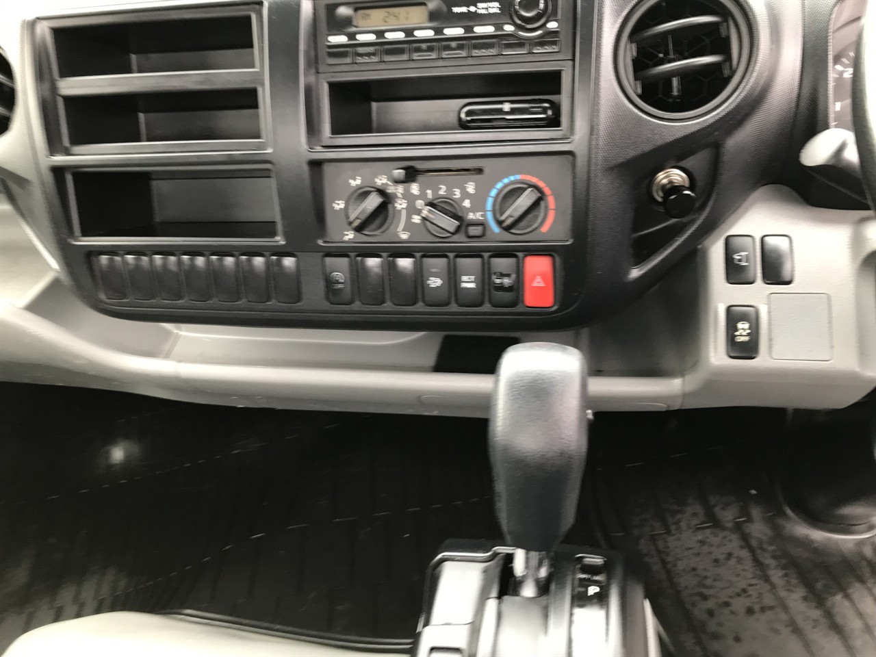 2015 Hino Dutro