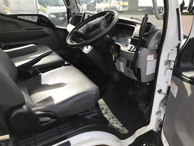 2017 Mitsubishi Canter - Thumbnail