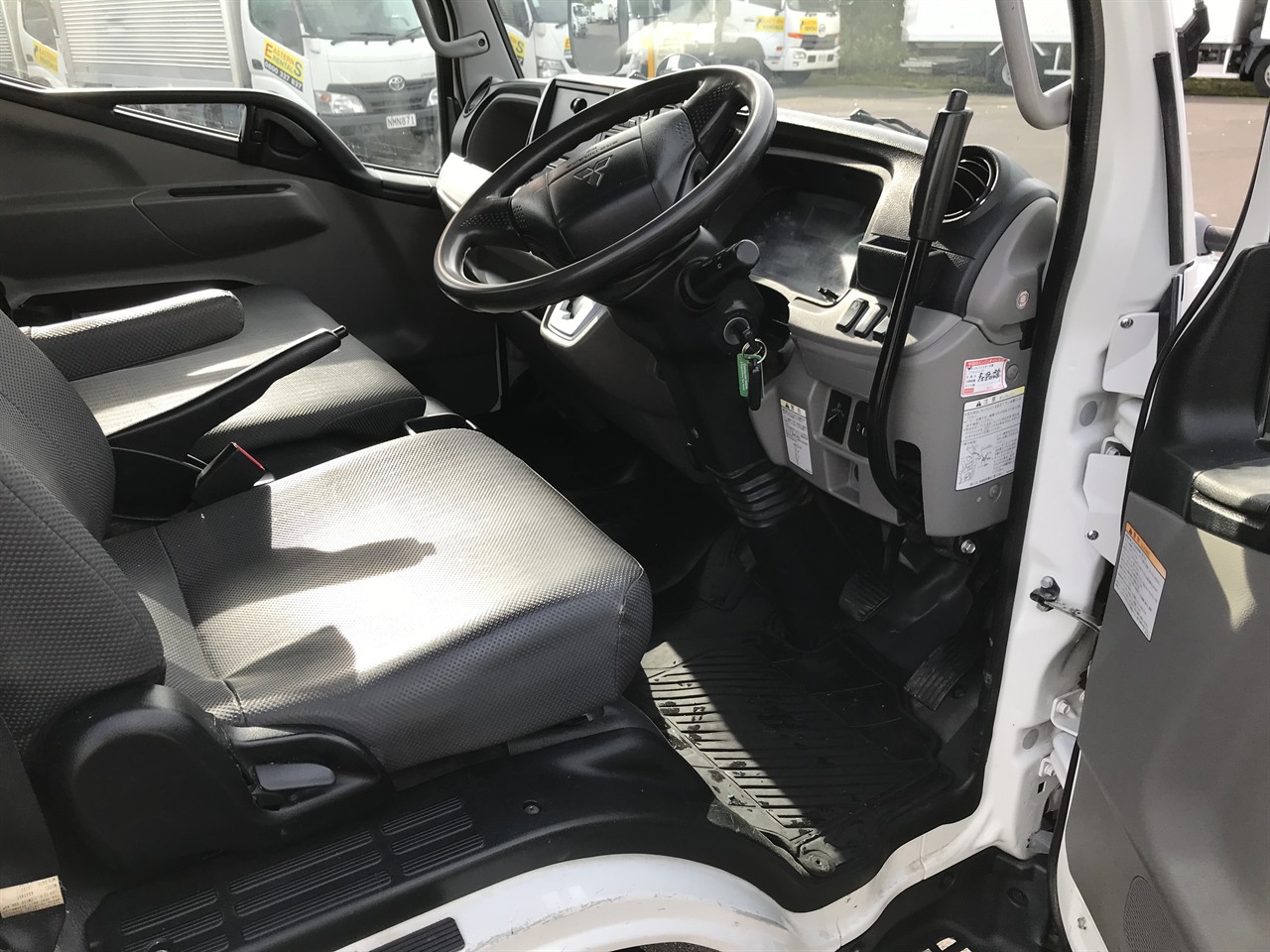 2017 Mitsubishi Canter